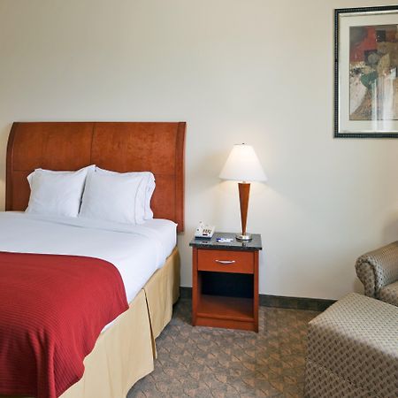 Holiday Inn Express Hotel And Suites Fairfield-North By Ihg Zimmer foto